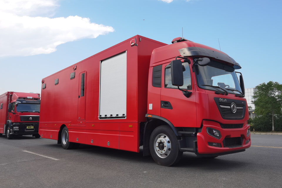 東風(fēng)天錦淋浴車(chē)960X640 4.jpg